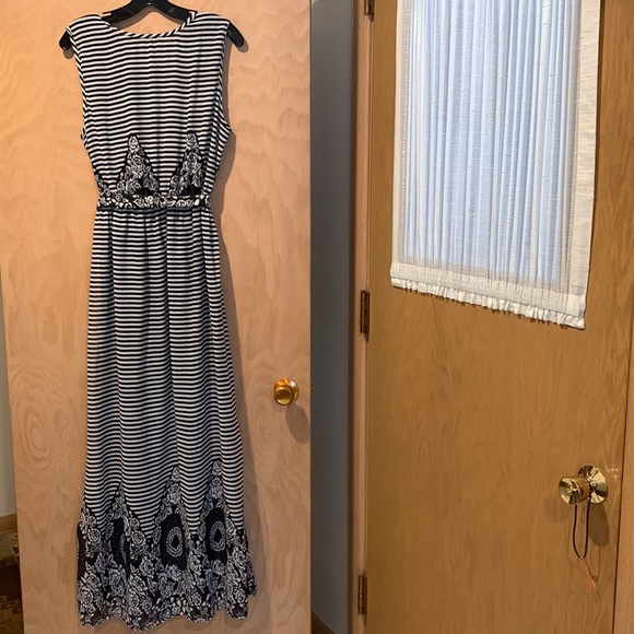 Maxi dress size XL with belt - Picture 2 of 7